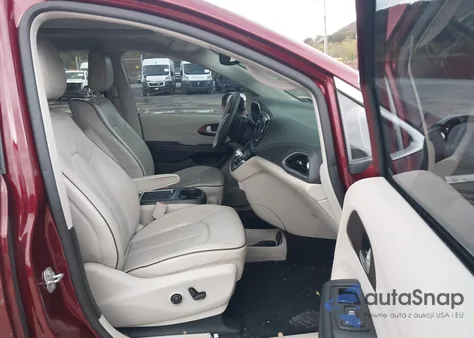 2017 Chrysler Pacifica Limited from USA, damaged, VIN 2C4RC1GG0HR620159